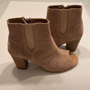 Toms Tan Leather Peep toe boots Side Zipper Wooden heel Size 7.5w